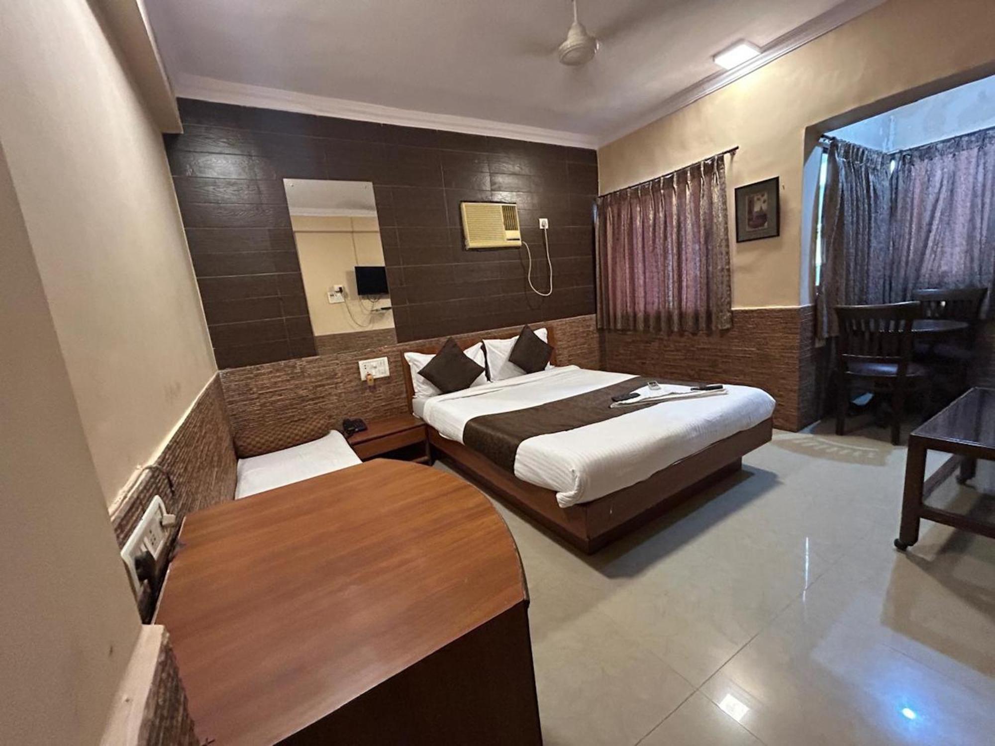 Hotel Lucky Bandra — Photos 1
